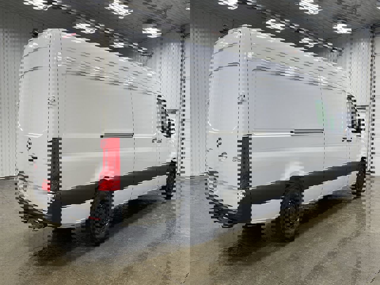 Used 2025 Mercedes-Benz Sprinter 2500 image 13