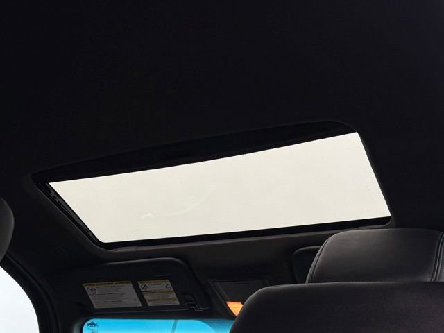 Used 2016 Ford F350 Platinum w/ Platinum Package image 16