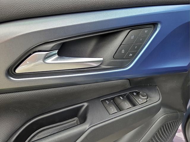 New 2026 Chevrolet Equinox EV LT w/ Convenience Package II image 16