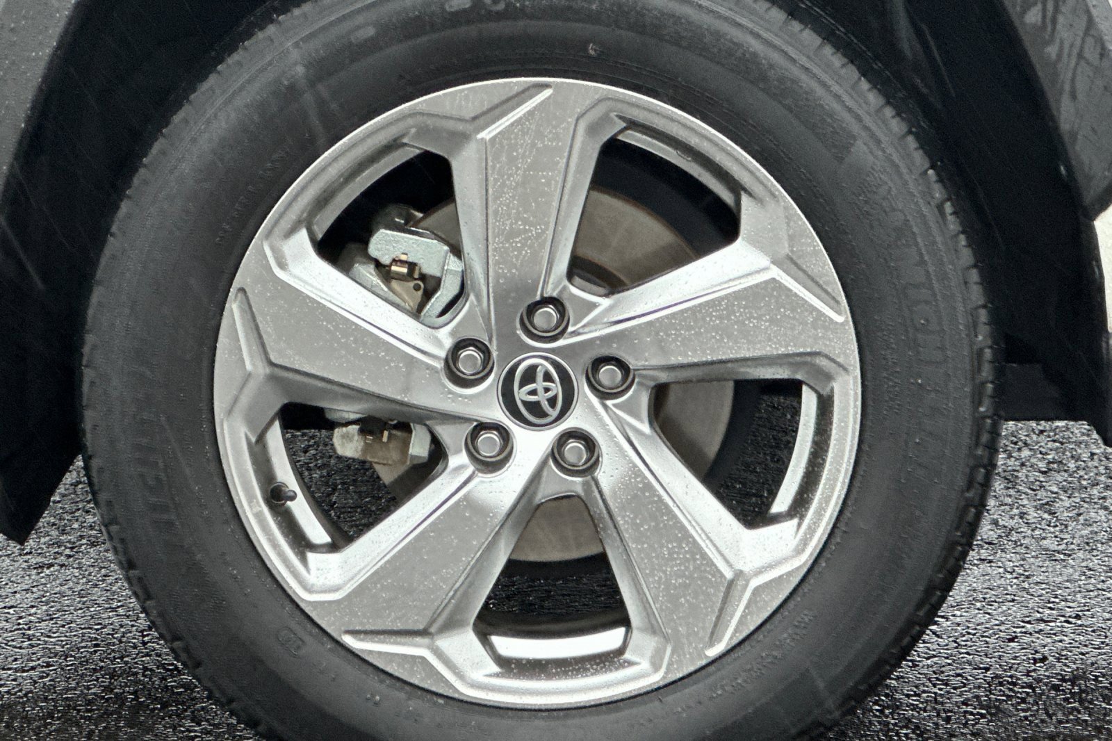 Used 2021 Toyota RAV4 Limited image 32