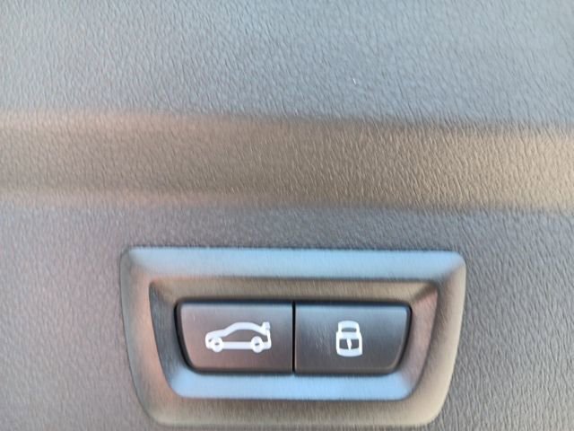 New 2025 BMW X2 xDrive28i w/ Convenience Package image 10