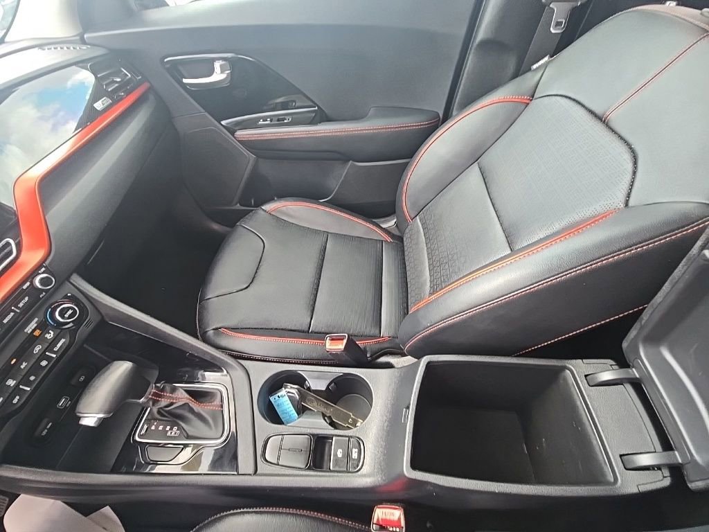 Used 2020 Kia Niro Touring image 25