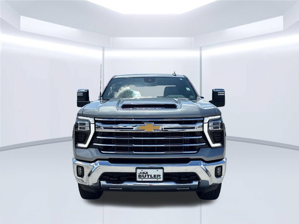 Used 2024 Chevrolet Silverado 3500 LTZ AWD/4WD image 11