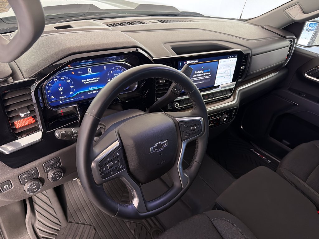 Used 2025 Chevrolet Silverado 1500 LT Trail Boss w/ LPO, Dark Essentials Package AWD/4WD image 13