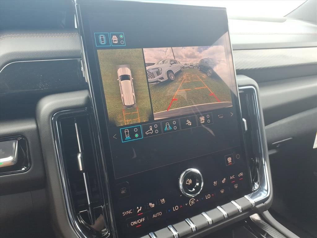 New 2026 GMC Yukon XL AT4 AWD/4WD image 23