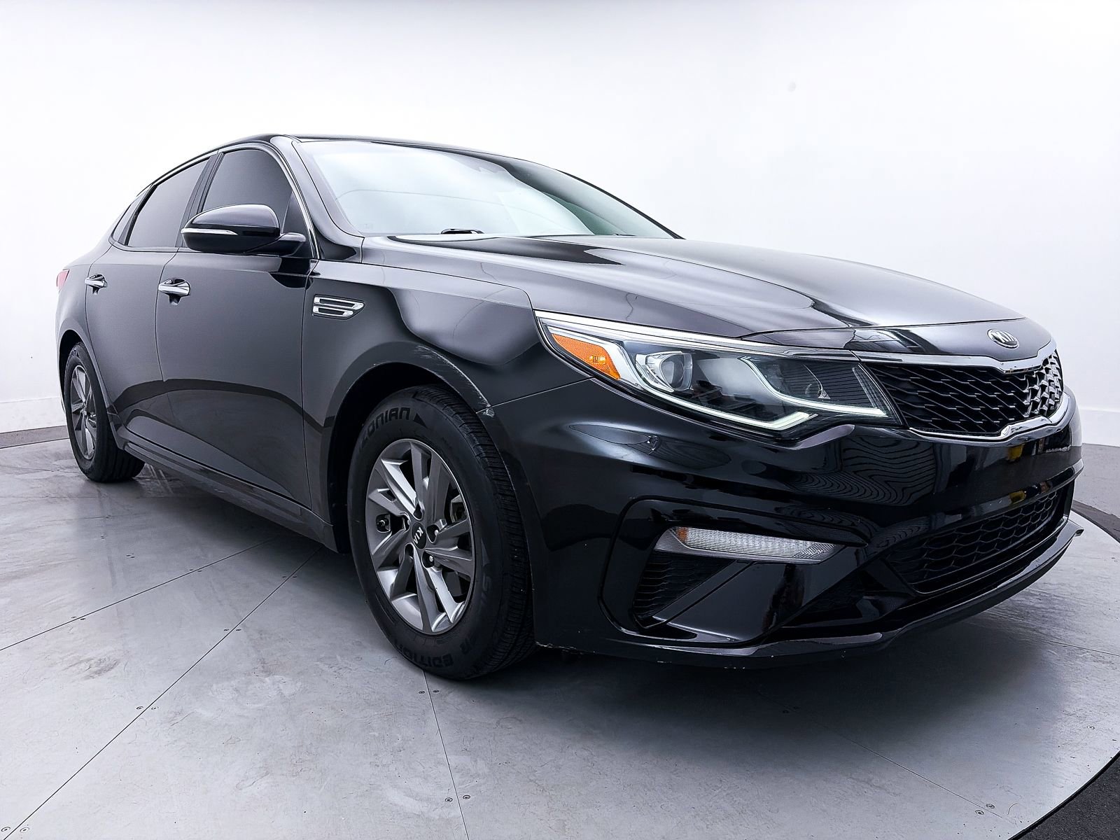 Used 2019 Kia Optima LX image 9