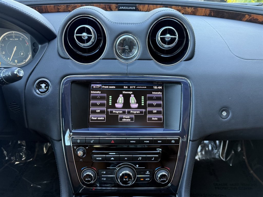 Used 2014 Jaguar XJ AWD image 27