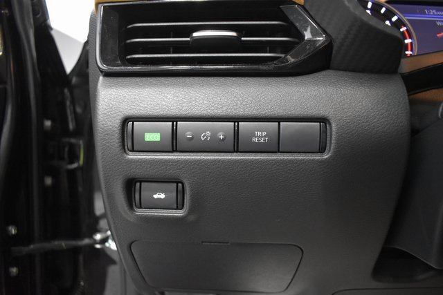 Certified 2025 Nissan Sentra SV w/ SV Premium Package image 18