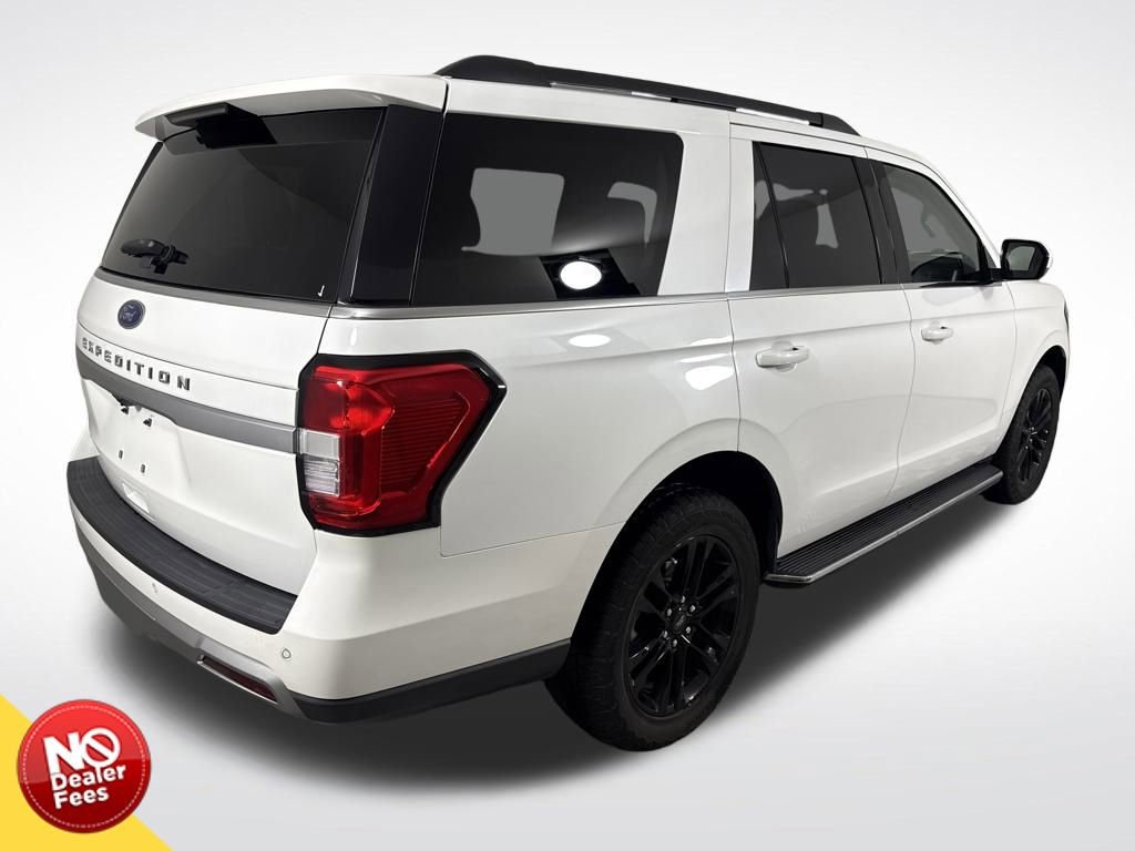 Used 2023 Ford Expedition XLT image 3