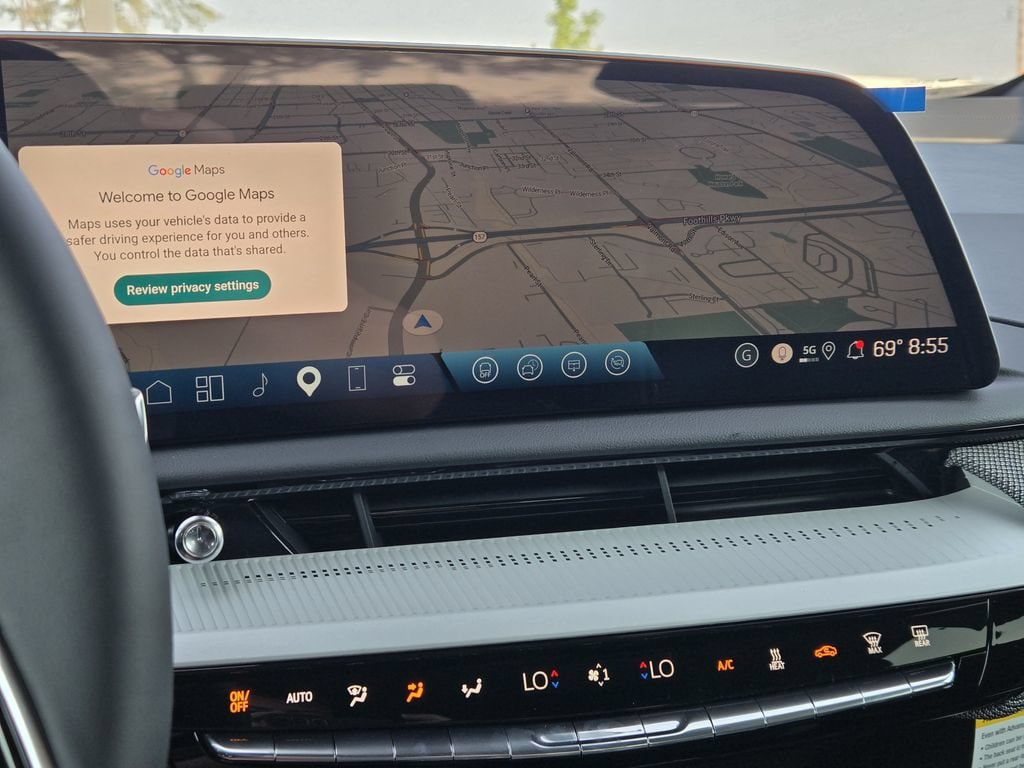 New 2027 Cadillac Optiq Luxury AWD/4WD image 10