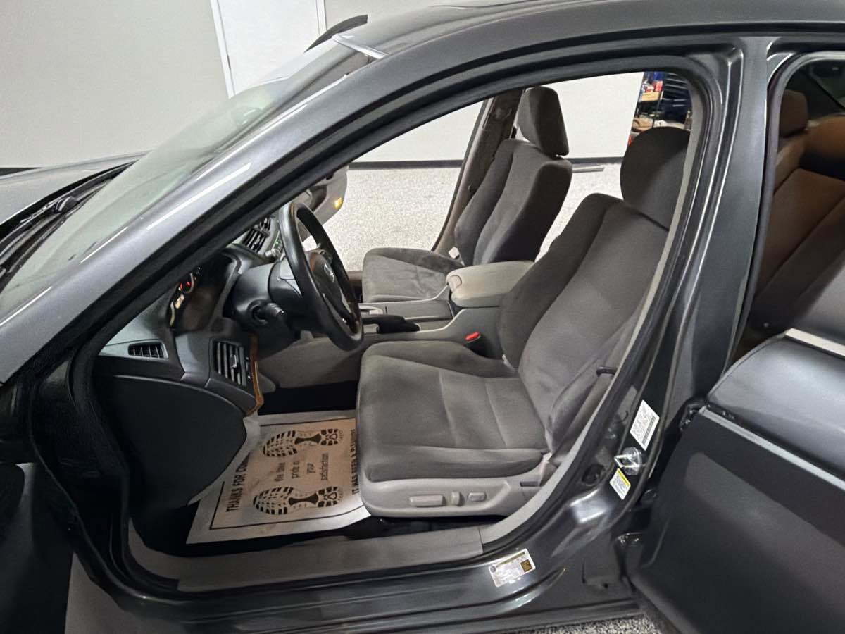 Used 2011 Honda Accord EX image 11