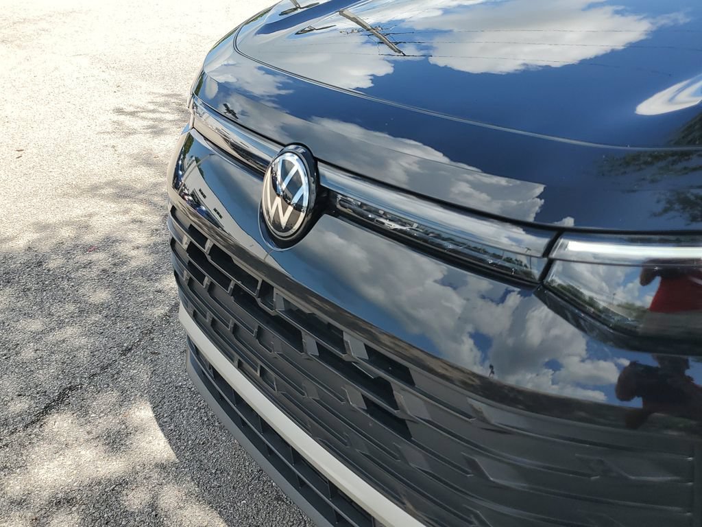 Certified 2026 Volkswagen Tiguan SE FWD image 11