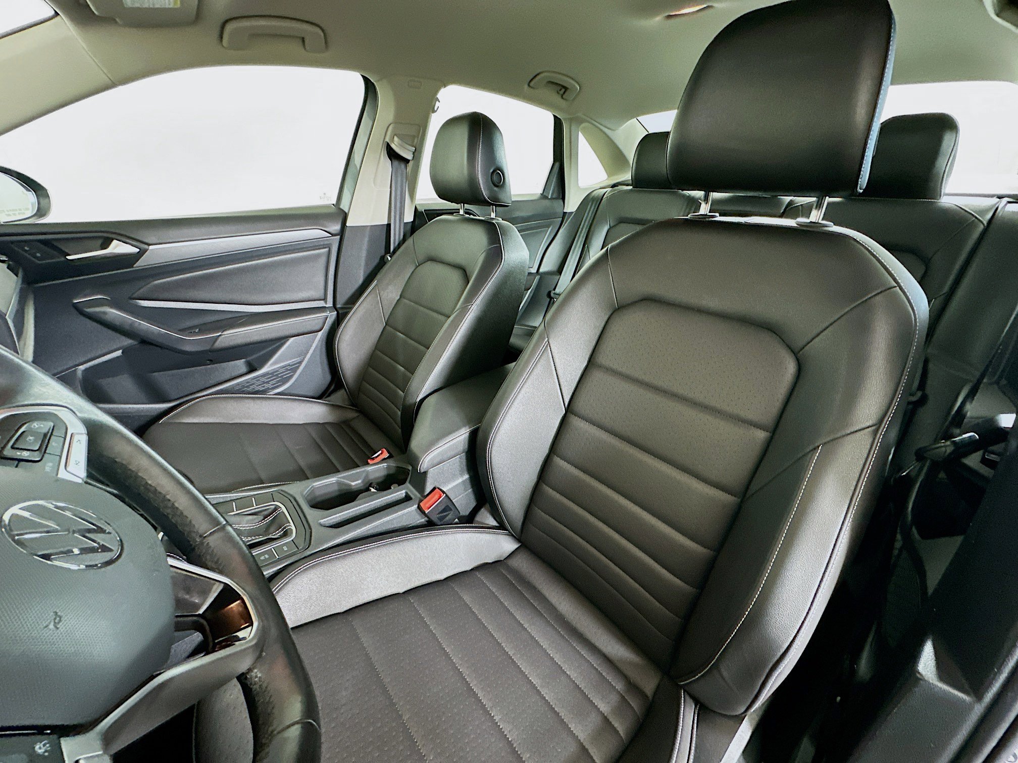 Used 2024 Volkswagen Jetta SE image 13