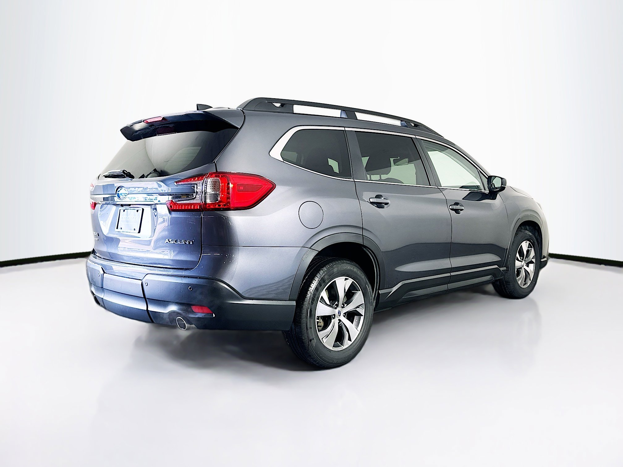 Used 2025 Subaru Ascent Premium image 9