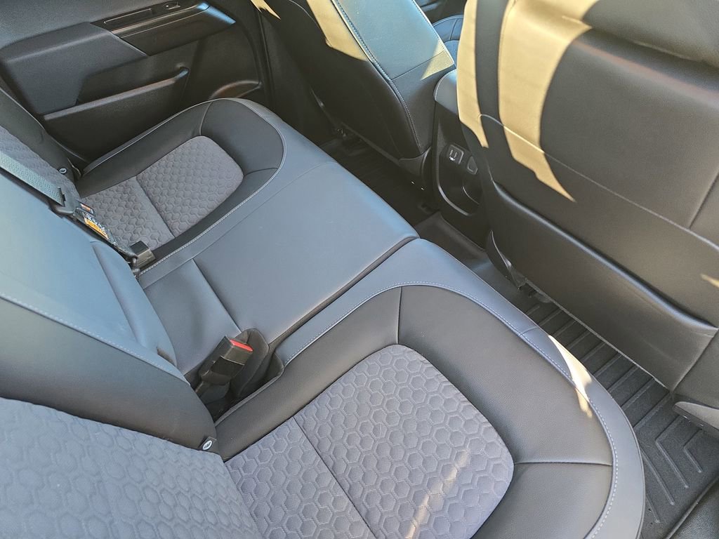 Used 2022 Chevrolet Colorado Z71 w/ Safety Package image 12