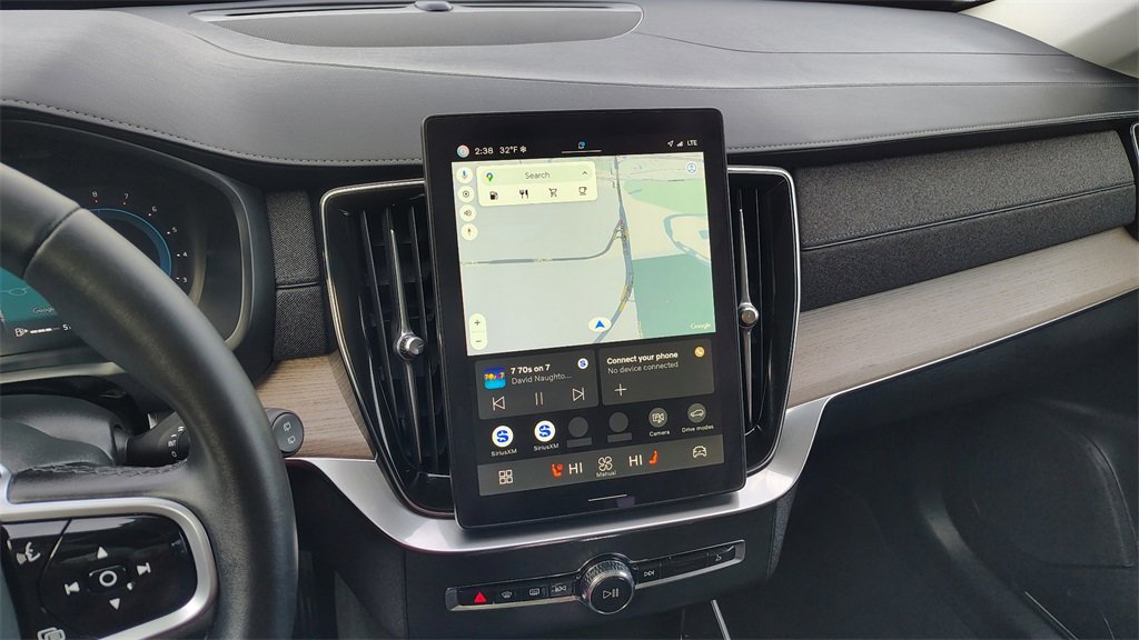 Certified 2025 Volvo XC90 B6 Plus image 18