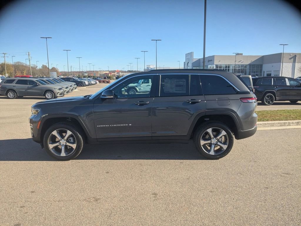 New 2025 Jeep Grand Cherokee Limited video 2