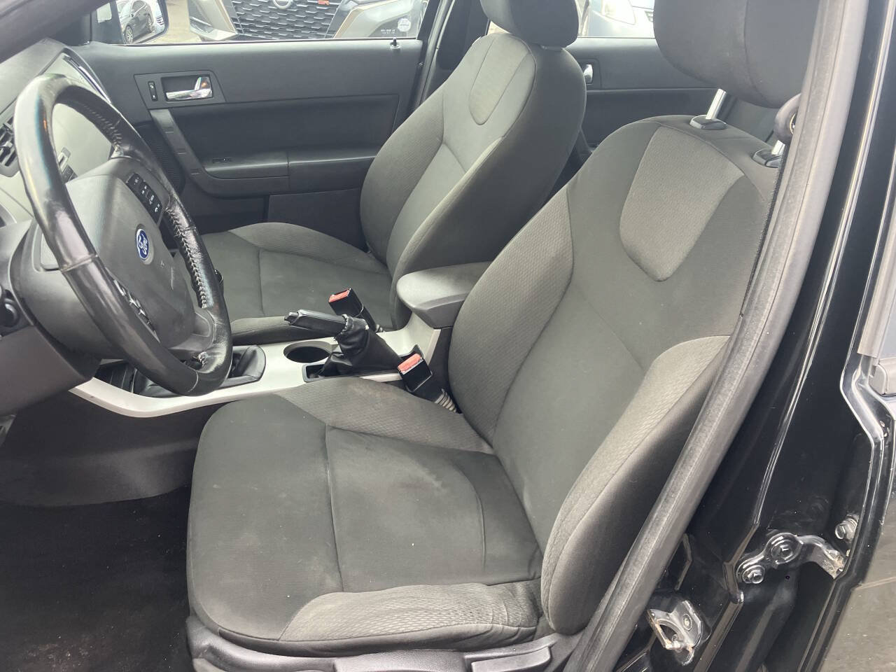 Used 2008 Ford Focus SES FWD image 25