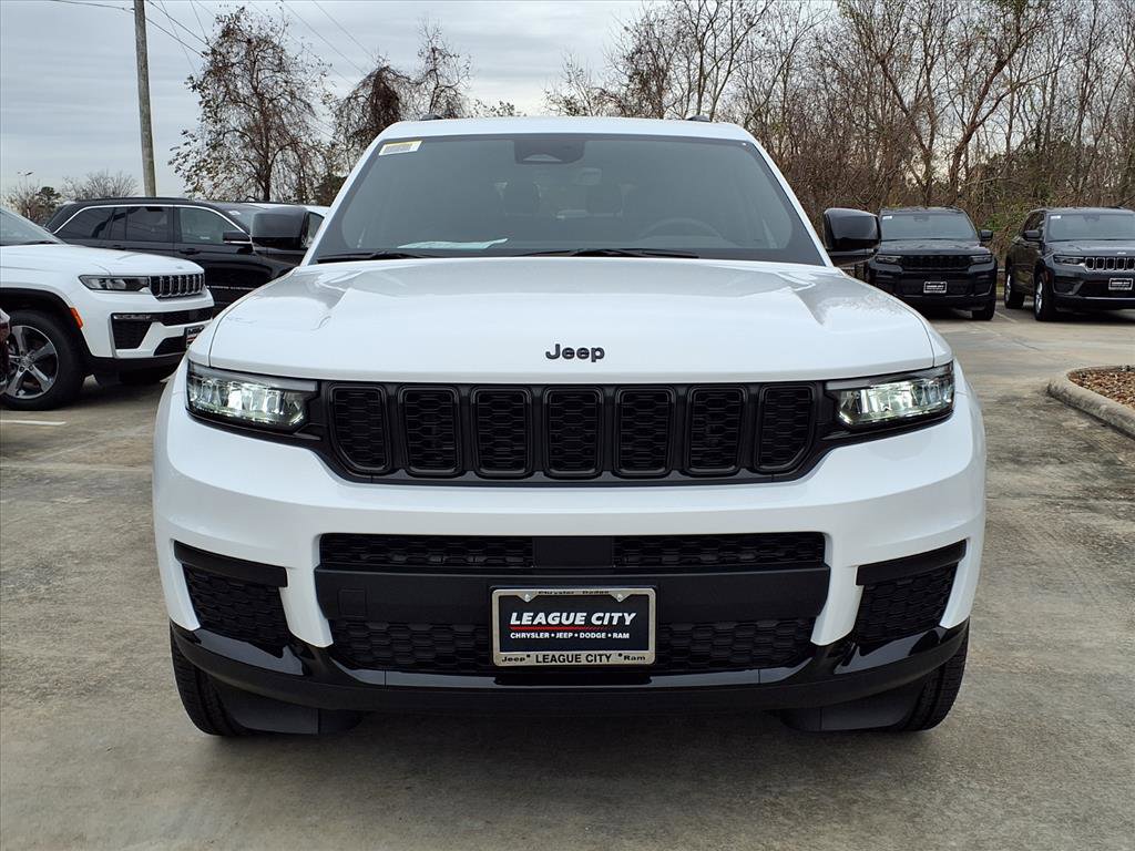 New 2025 Jeep Grand Cherokee L Altitude image 5