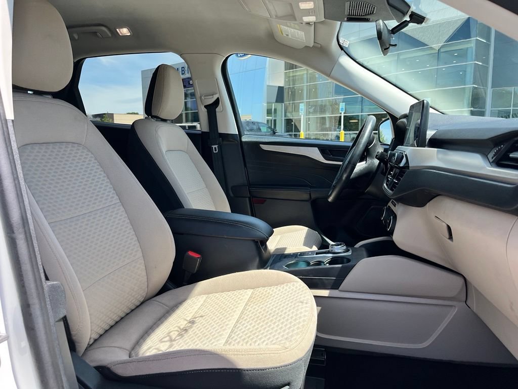 Used 2022 Ford Escape SE w/ Convenience Package FWD image 7