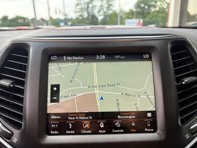 Used 2019 Jeep Cherokee Trailhawk w/ Comfort/Convenience Group AWD/4WD image 35