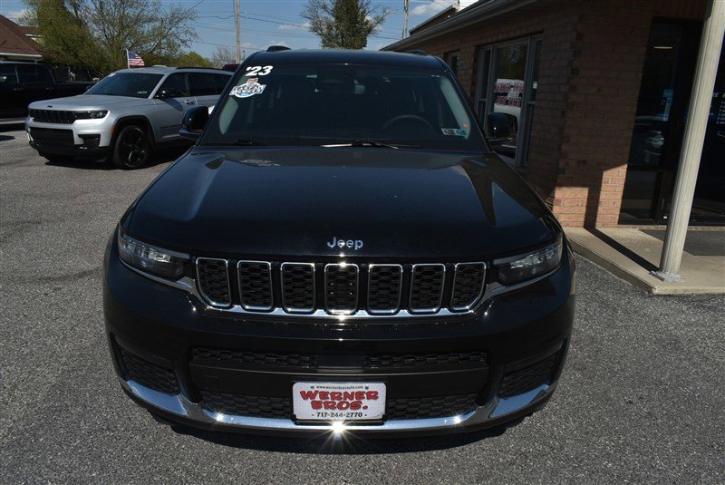 Used 2023 Jeep Grand Cherokee L Limited AWD/4WD image 8