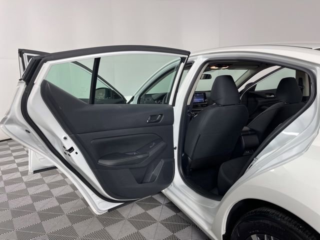 Used 2025 Nissan Altima 2.5 SV image 40