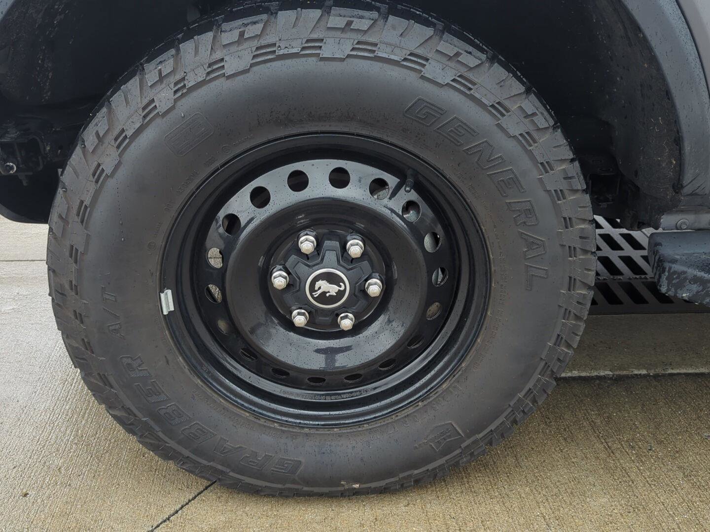 Used 2022 Ford Bronco Black Diamond image 26