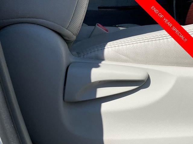 Used 2011 Toyota Sienna XLE image 16