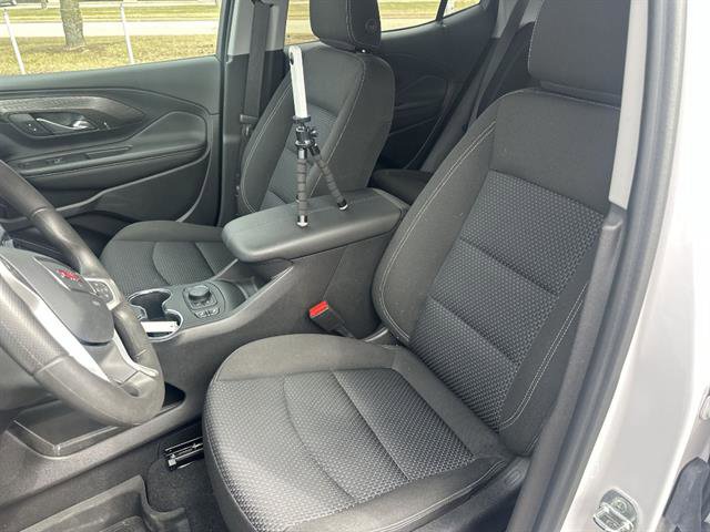 Used 2023 GMC Terrain SLE w/ Driver Convenience Package image 36