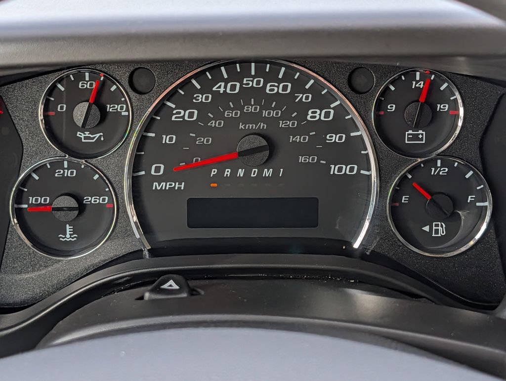 Used 2025 Chevrolet Express 3500 LT w/ LT Preferred Equipment Group RWD image 23