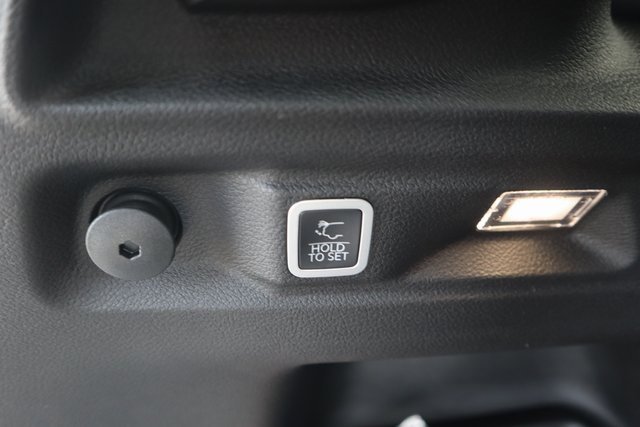 New 2025 Jeep Grand Cherokee L Laredo w/ Luxury Tech Group I image 28