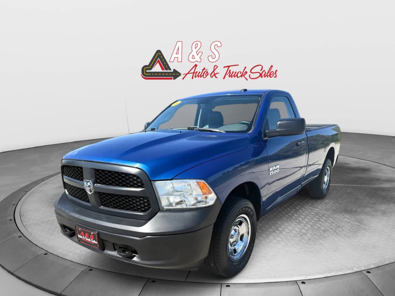 Used 2018 RAM 1500 Express AWD/4WD image 3