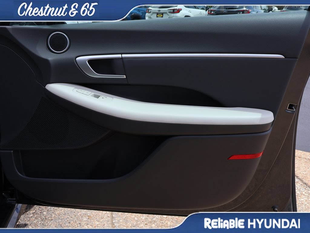 Certified 2024 Hyundai Sonata SEL w/ Convenience Package FWD image 9