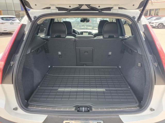 Certified 2025 Volvo XC40 B5 Ultra w/ Protection Package Premier AWD/4WD image 35