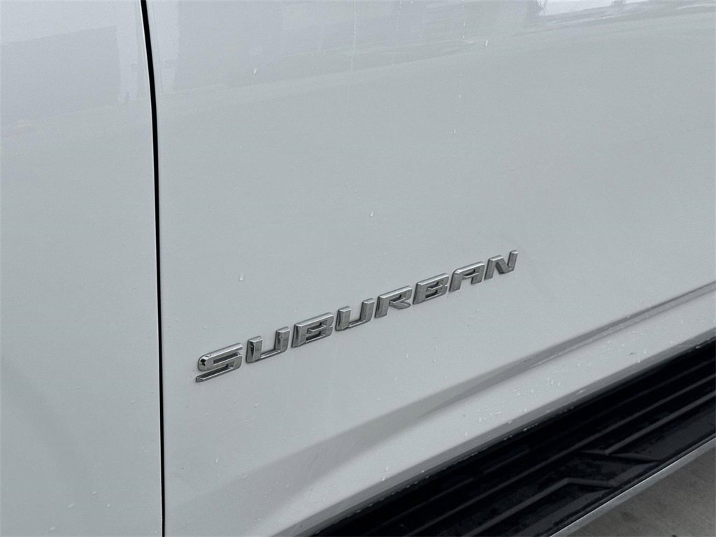 Used 2024 Chevrolet Suburban LT image 29