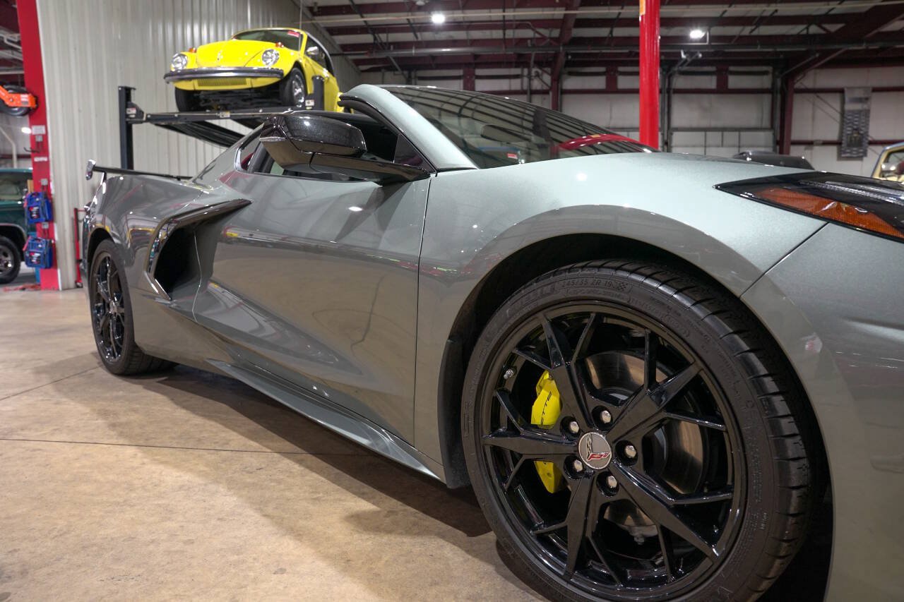Used 2022 Chevrolet Corvette Stingray Coupe w/ 1LT RWD image 25