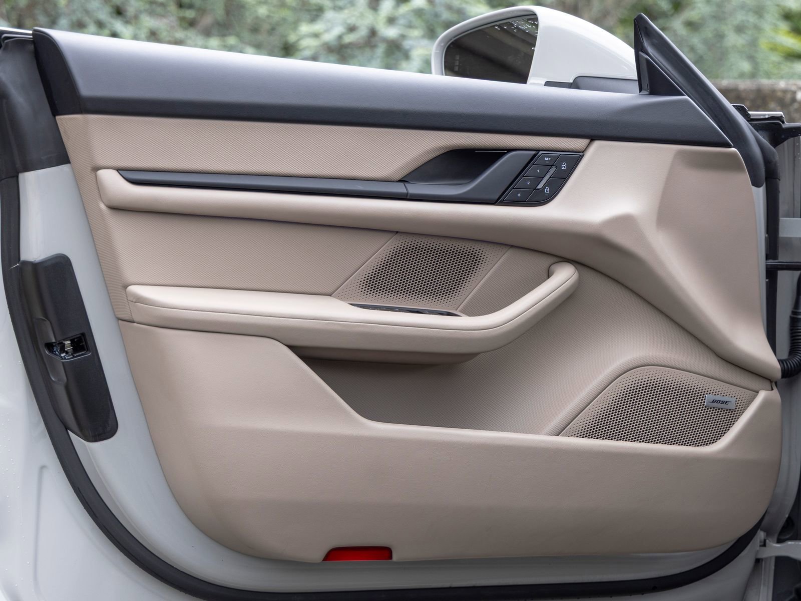 Certified 2022 Porsche Taycan 4S AWD/4WD image 22