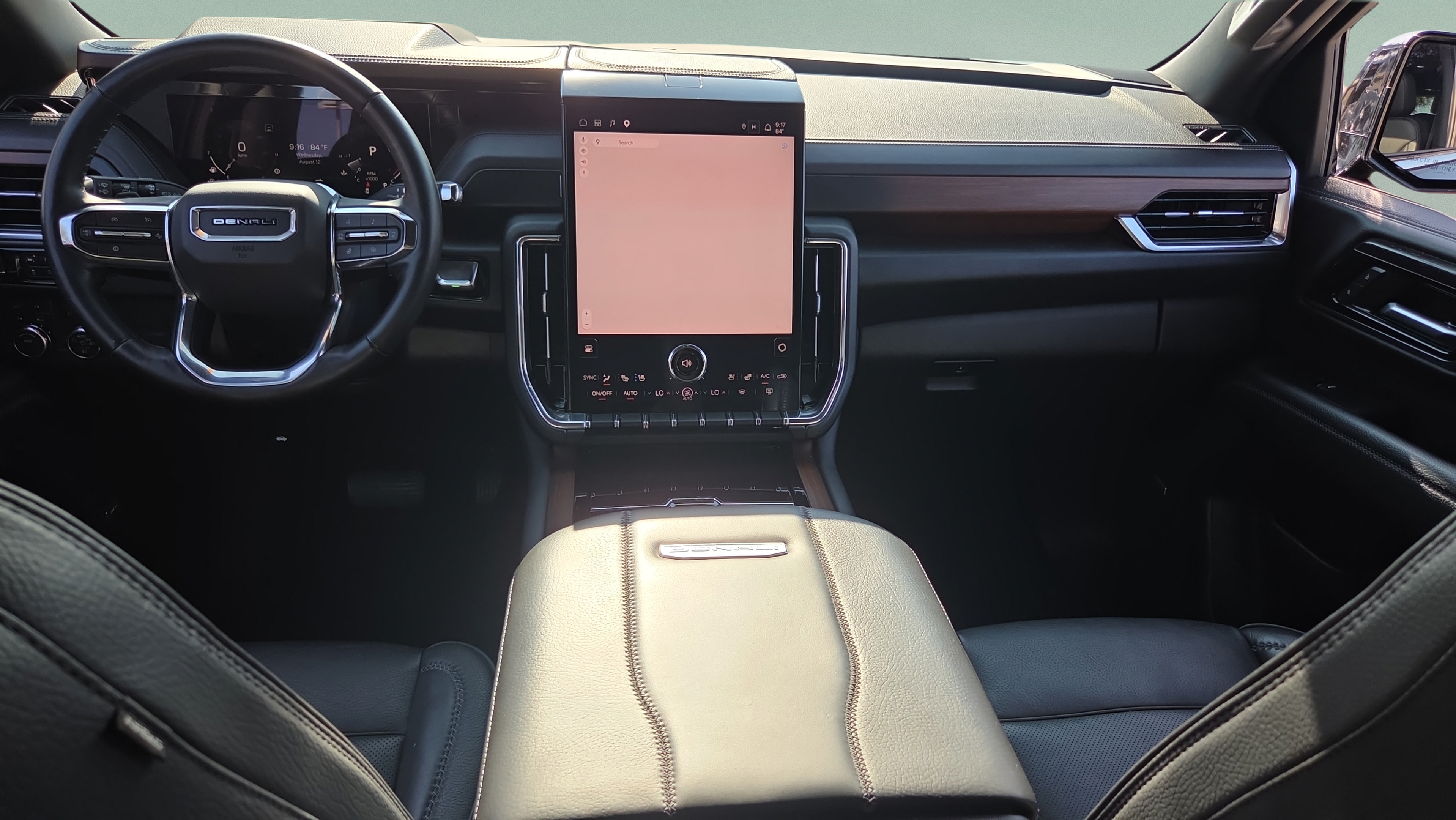 Used 2025 GMC Yukon Denali AWD/4WD image 12