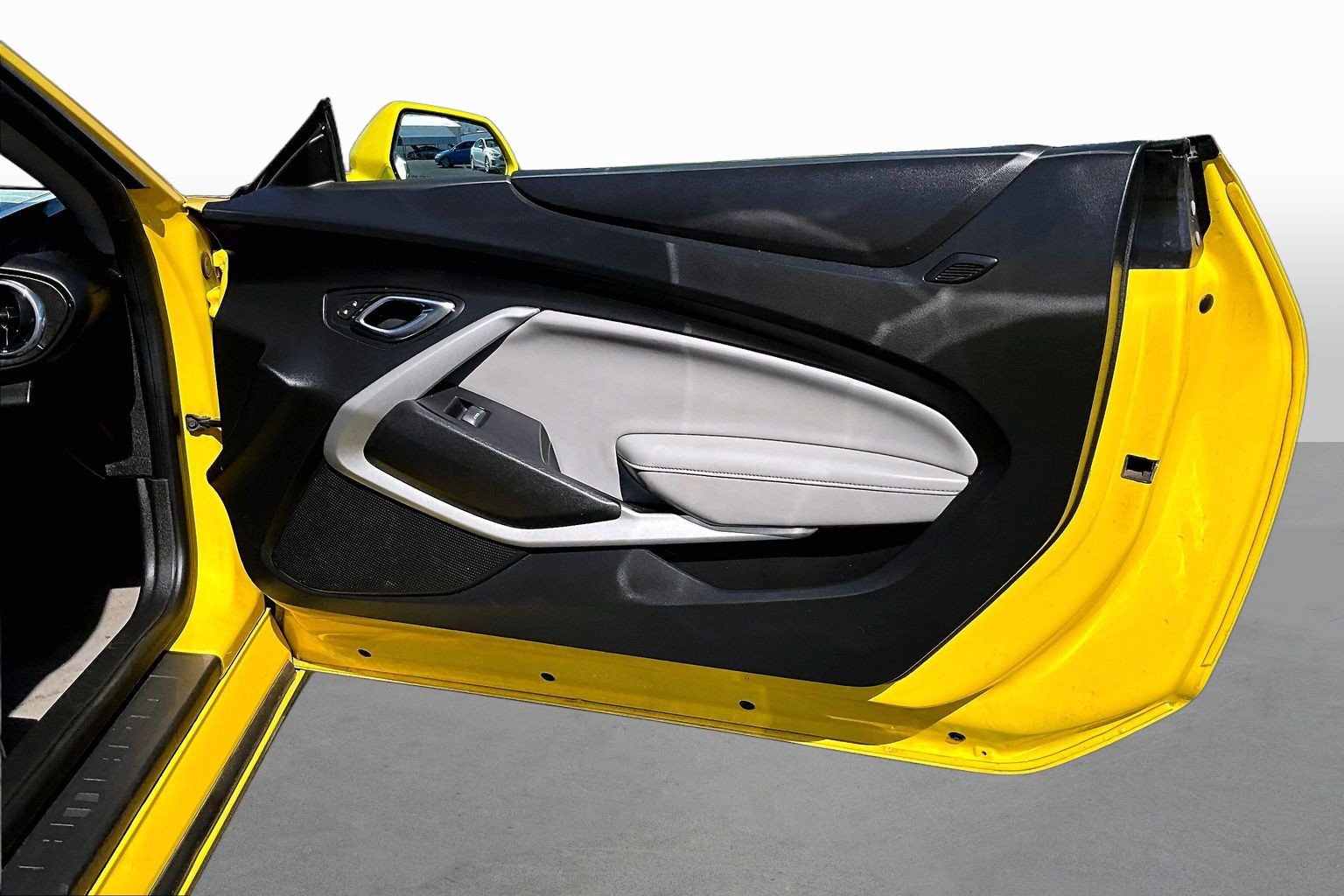 Used 2017 Chevrolet Camaro SS RWD image 17