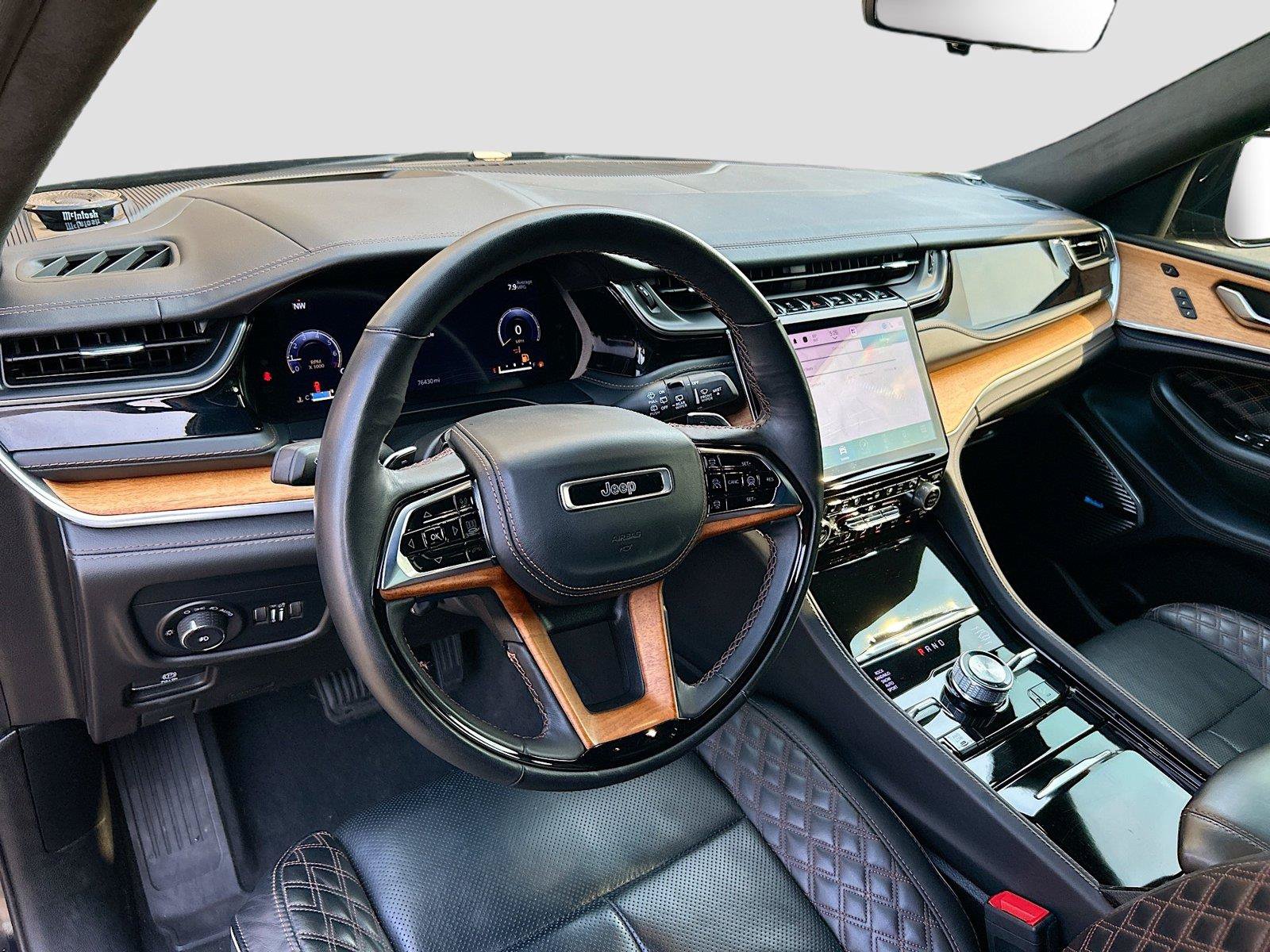 Used 2023 Jeep Grand Cherokee Summit AWD/4WD image 40