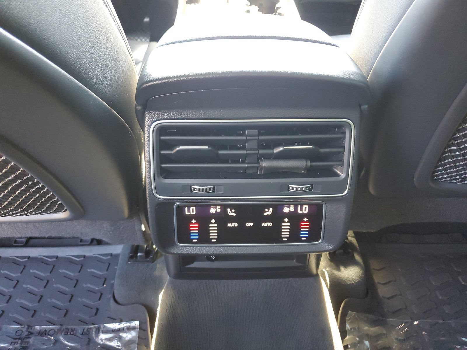 Used 2022 Audi Q8 Premium Plus AWD/4WD image 12