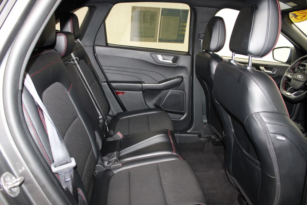 Used 2025 Ford Escape ST-Line AWD/4WD image 28