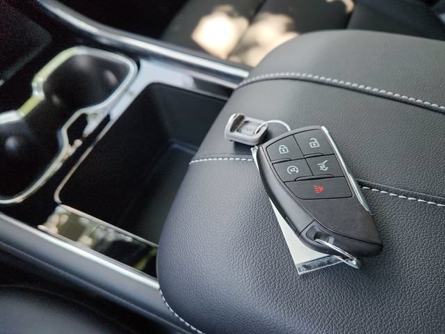 New 2026 Chevrolet Traverse LT w/ Midnight/Sport Edition FWD image 33