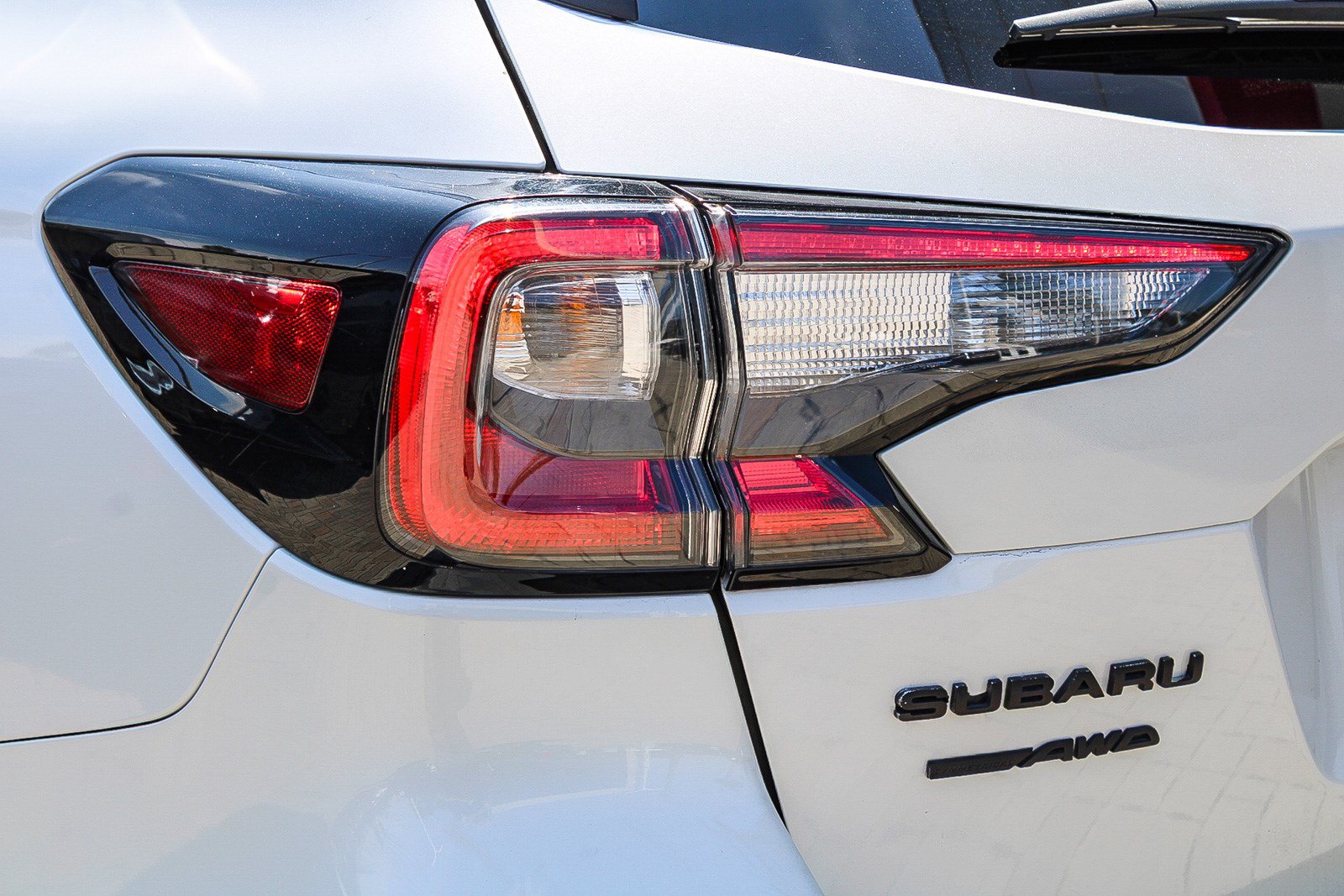 Used 2024 Subaru Outback Limited AWD/4WD image 9
