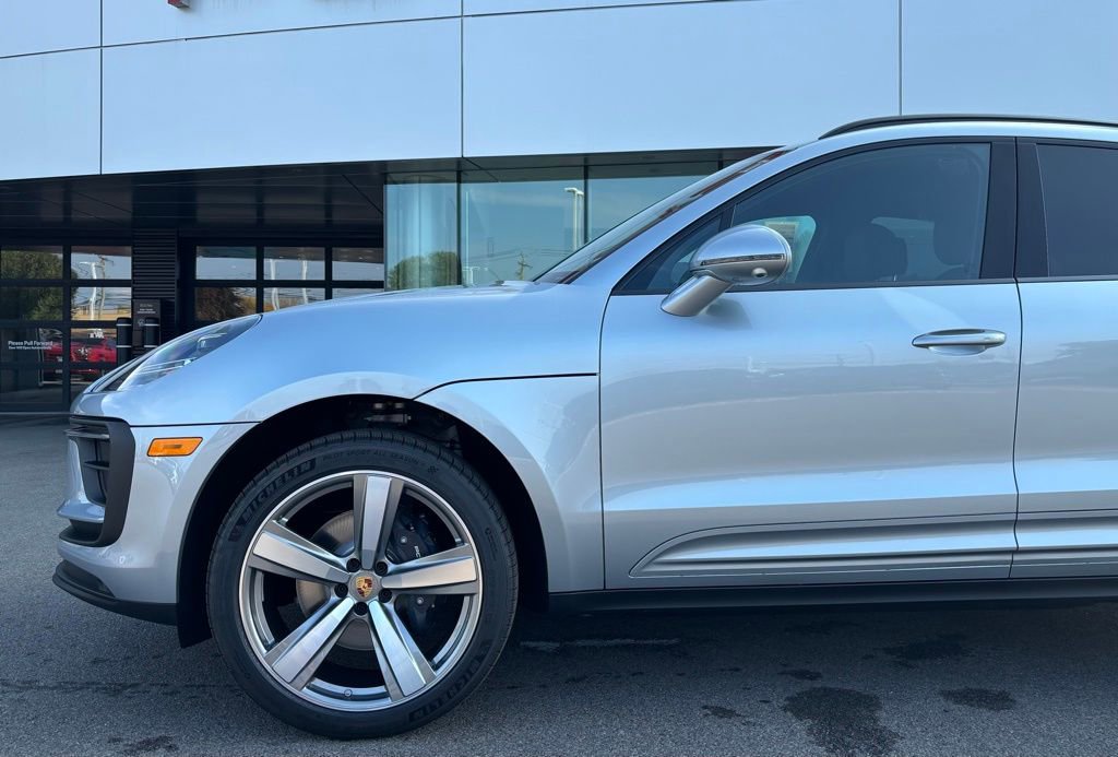 New 2026 Porsche Macan image 28
