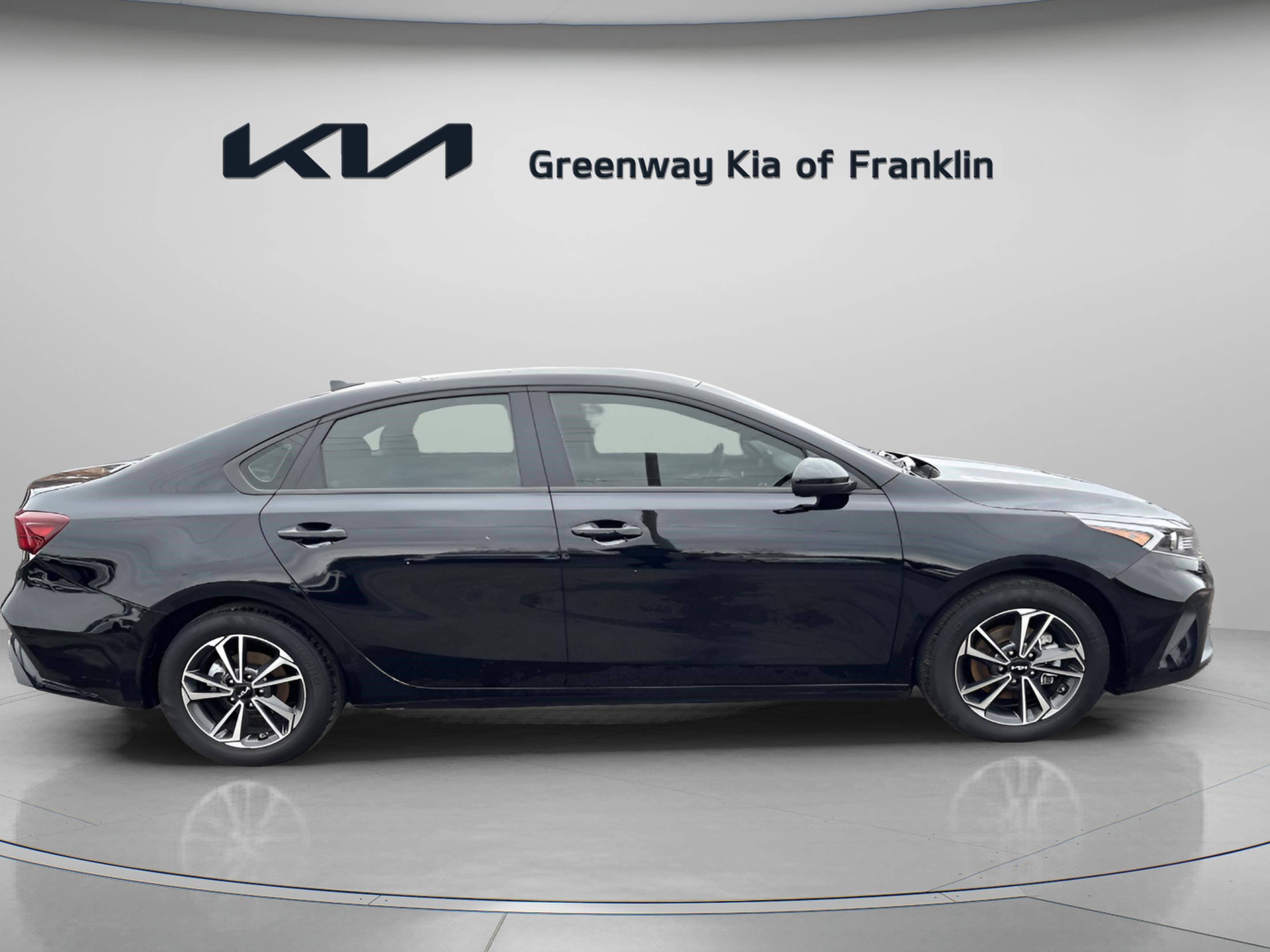 Used 2024 Kia Forte LXS image 8