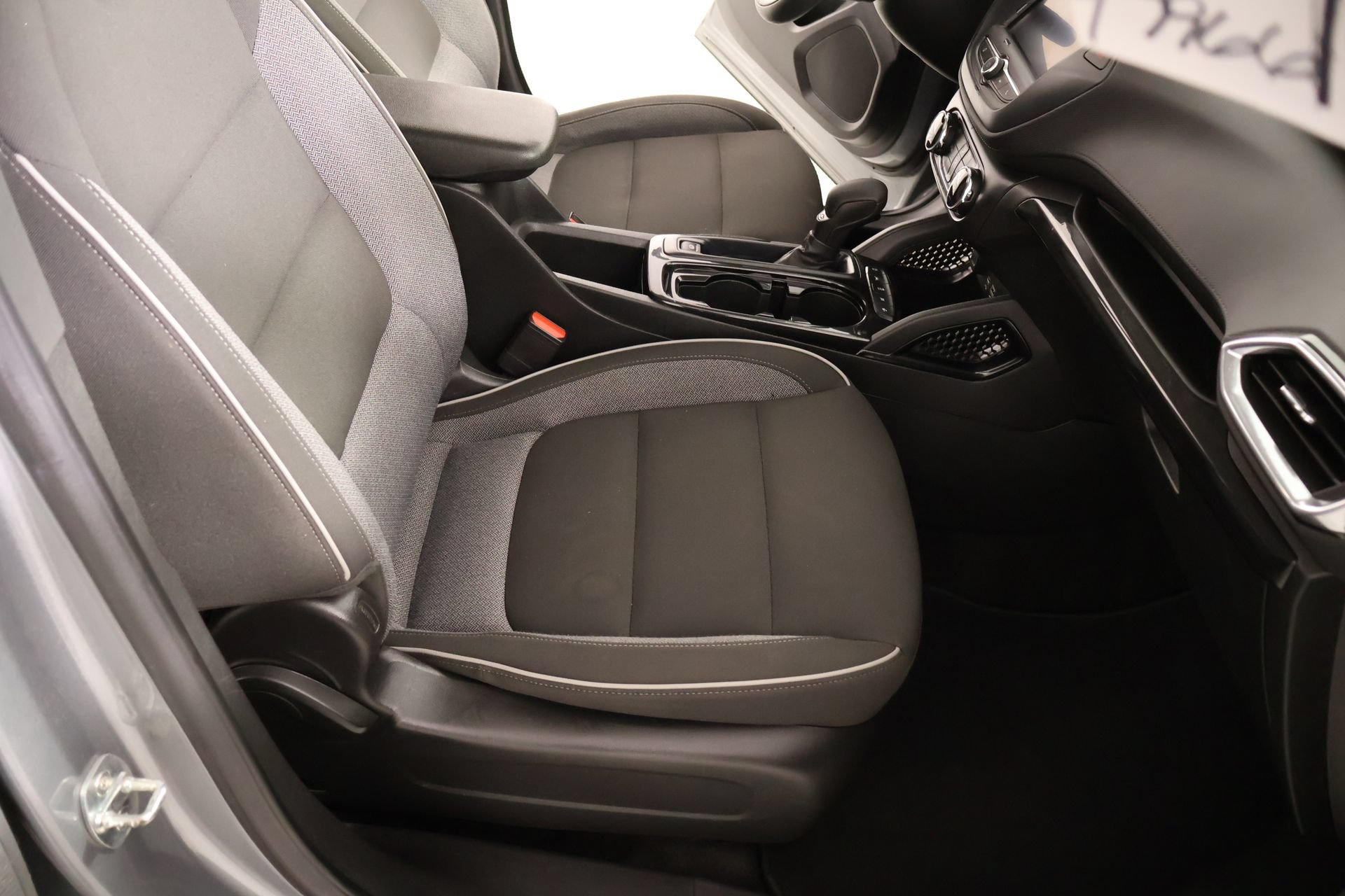 Used 2023 Chevrolet TrailBlazer LT FWD image 13