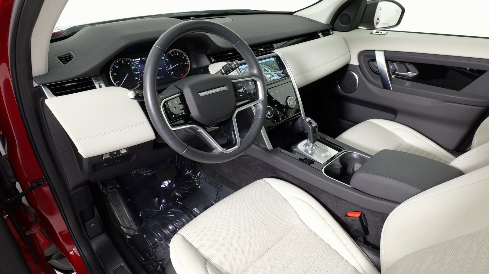 Used 2023 Land Rover Discovery Sport S image 33