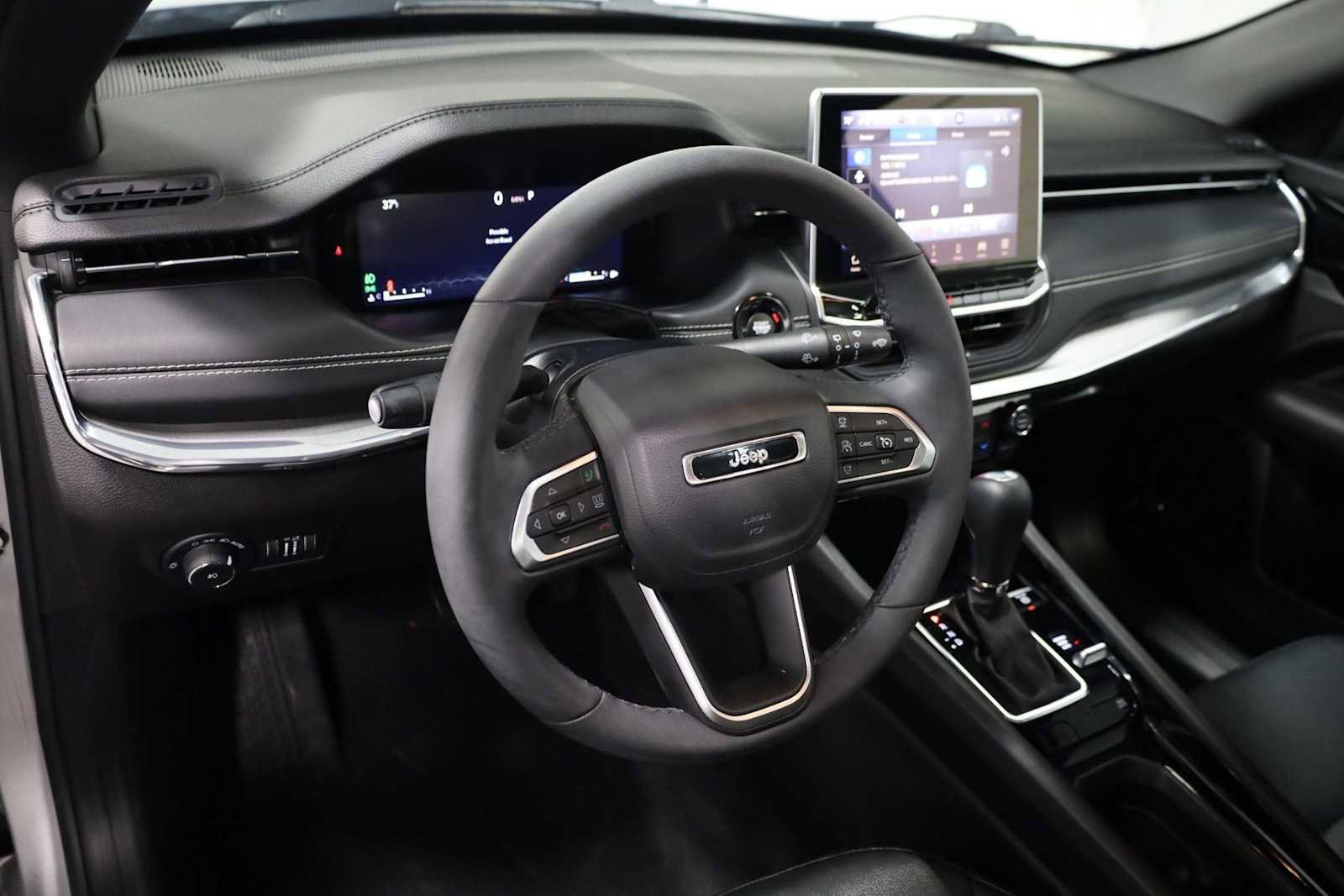 Used 2023 Jeep Compass High Altitude AWD/4WD image 4